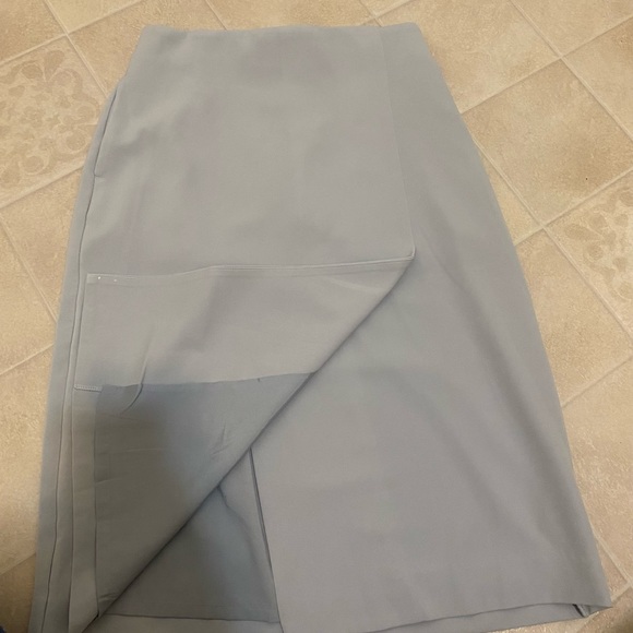 Uniqlo Skirt - Picture 2 of 3